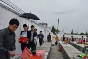 女子產後不幸身亡，臨終前的安排讓丈夫無法釋懷幾乎崩潰