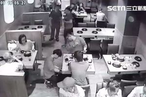 瓦斯氣爆店員燒成火球驚悚畫面曝光
