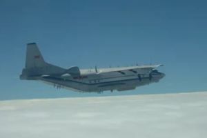 解放軍戰機組隊穿島鏈，馮世寬急忙指示台軍「冷靜」