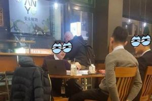 帶超商飲料「坐星巴克喝」這畫面讓網友怒了！