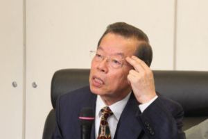 我海釣船遭日艦水砲驅趕藍委要謝長廷報告