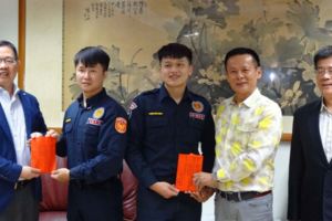 冒死擊斃槍匪高雄2特警將破格升職
