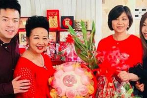 TVB老戲骨兒子結婚，不但豪辦四千萬喜宴，還帶著媳婦包場掃金器