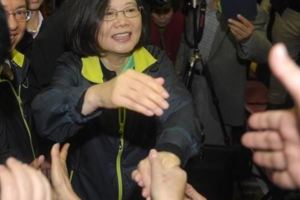 蔡上任2年聲望低迷執政困境來臨一字曝關鍵