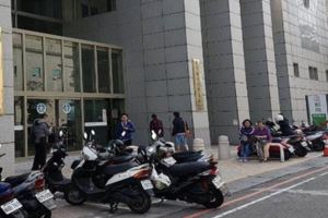 摔死託顧女童保母判刑13年賠433萬
