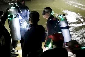 泰洞穴救援事件,迷你版救生潛水艇未派上用場，救援英雄和美國馬斯克爆發口水戰！救援英雄被嗆是「戀童男」