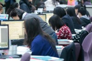 被賴清德洗腦？她跟男友吵架曠職5天領29.5K嫌太少