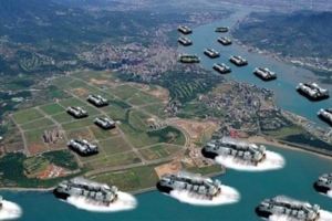 中媒新浪軍事網》瞎P圖扯氣墊船犯台國防部這樣回：不符合實際狀況/ 解放軍726A型氣墊登陸艇,裝備中國產發動機,足可與美比肩