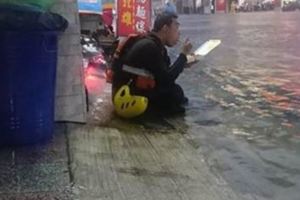 台南秒變威尼斯警消一個畫面讓人鼻酸