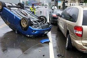 超衰！保時捷連被撞2次車主心碎了