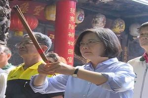 小英狂拜廟救選情？民吐槽：執政做好較重要