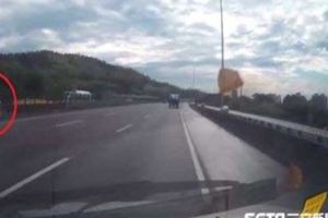 騰空翻滾4圈賓士男拋飛墜國道身亡