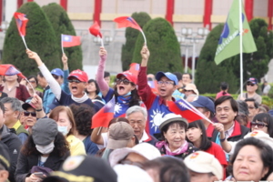 馬英九、吳敦義現身紀念蔣中正 國民黨支持者喊「徵召韓國瑜」