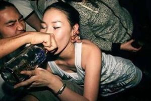 清秀OL酒後醒來發現「被3P且全身都是體液」，怒告後警察反而拿出影片把她的臉都打爛！