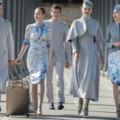 海南航空最新制服「中國風旗袍」驚艷國外媒體，網友驚呼：外國人穿旗袍超美！