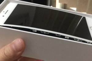 【全台第一爆】iPhone8Plus充電三分鐘電池膨脹爆裂，電池與GalaxyNote7都是同一間工廠！