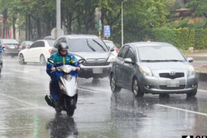 雨下不停！中南部6縣市發大雨特報 北部低溫下探15.4度