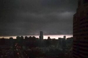 高雄「世界末日」照曝光！網嚇壞：被雷雲吞沒