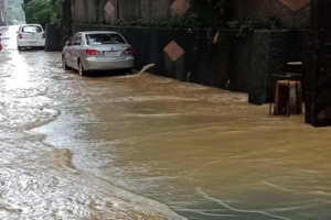 雨炸基隆中和路淹慘了　居民崩潰：市長別只顧減肥