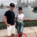 63歲趙雅芝與兒子合照似情侶，『但網友卻紛紛注意到她的腳』…