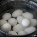 冰箱只剩雞蛋了，能做出什麼好吃的？