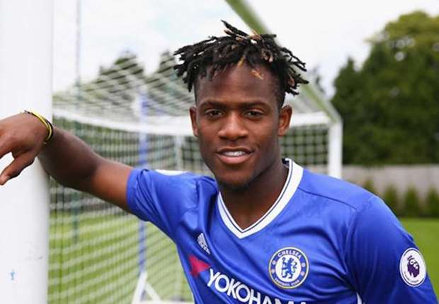 michy-batshuayi-signs-for-chelsea_kwcij5qefrow12ujcgozhqm3u.jpg