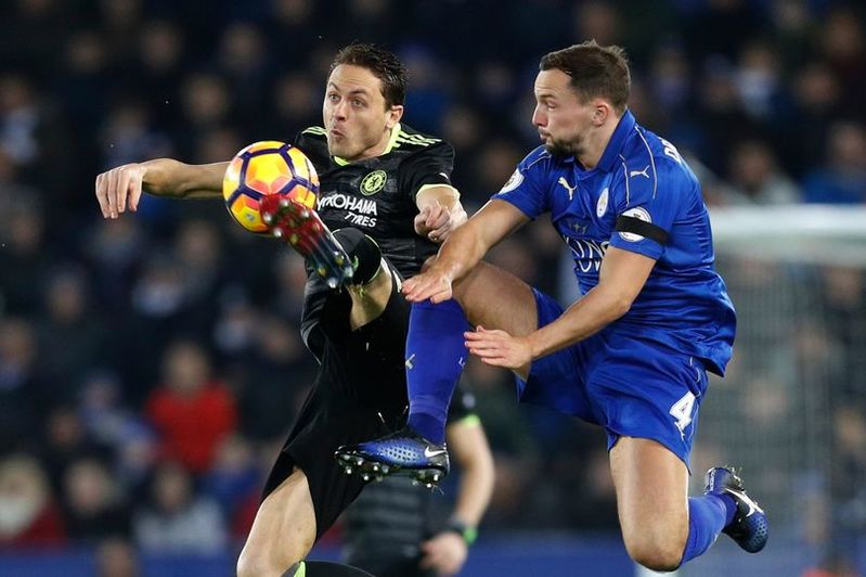 Chelseas-Nemanja-Matic-in-action-with-Leicester-Citys-Danny-Drinkwater.jpg