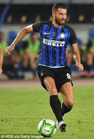 42A63AF800000578-4726262-The_Blues_are_also_interested_in_Antonio_Candreva_of_Inter-a-14_1500932893744.jpg
