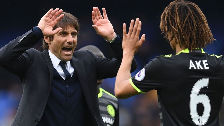 skysports-antonio-conte-nathan-ake-chelsea_3942985.jpg