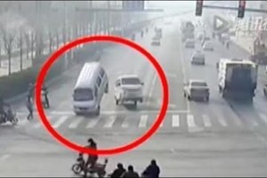 【靈異】驚世離奇車禍！這是什麼情況啊？ ？ ？靈異現像作何解釋