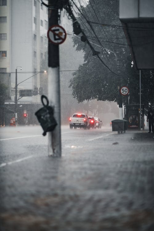 ▼今年多國都發生暴雨等極端氣候。（示意圖／pexels）