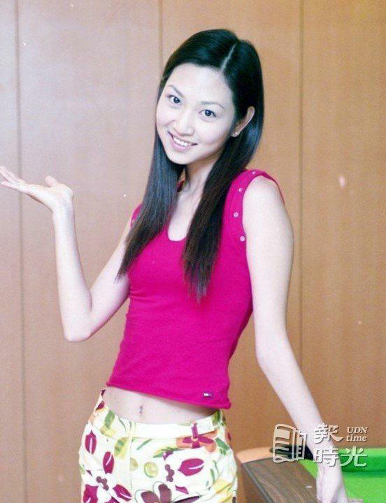 曾莞婷23年前超清純舊照出土 顏值劇變網嚇壞：判若兩人！