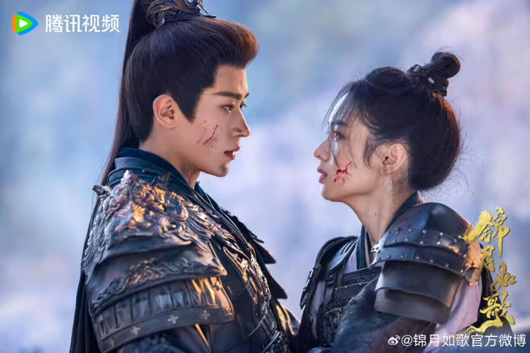 《錦月如歌》劇照:周也化身女將軍,英姿颯爽。 《錦月如歌》劇照:周也化身女將軍,英姿颯爽。