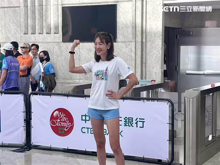台北101公益垂直馬拉松登場,賈永婕一天跑2場次。(圖/記者 賴俊佑 攝影) 台北101公益垂直馬拉松登場,賈永婕一天跑2場次。(圖/記者 賴俊佑 攝影)