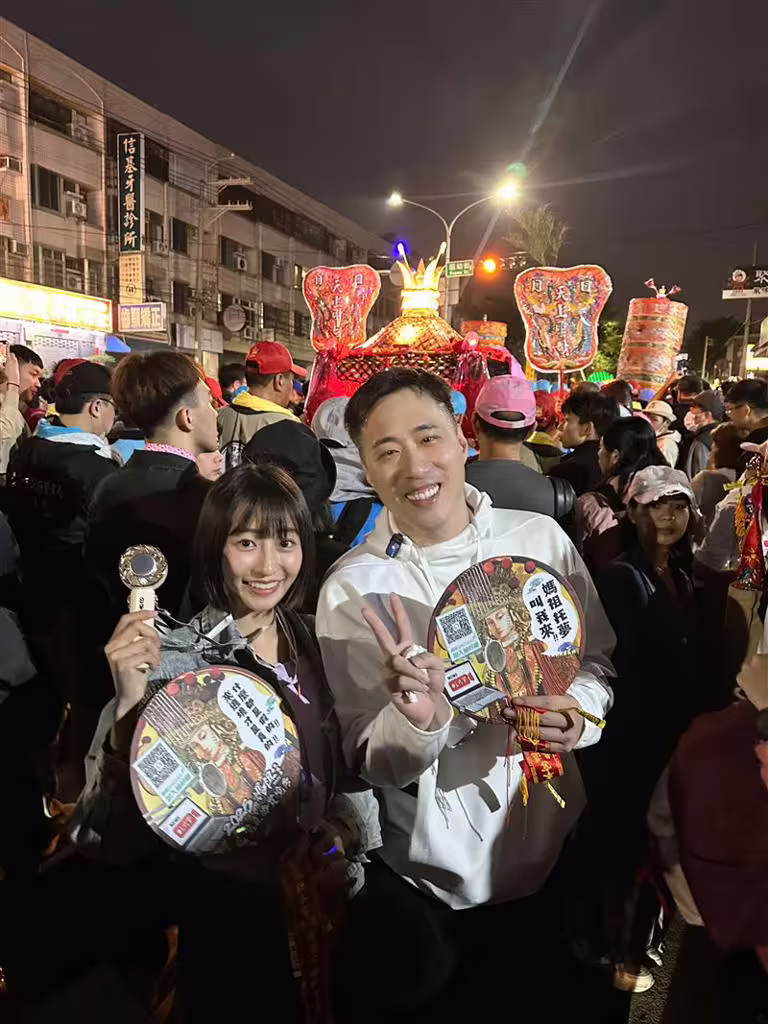 余祥銓(右)參與大甲媽祖活動。(圖/資料照) 余祥銓(右)參與大甲媽祖活動。(圖/資料照)