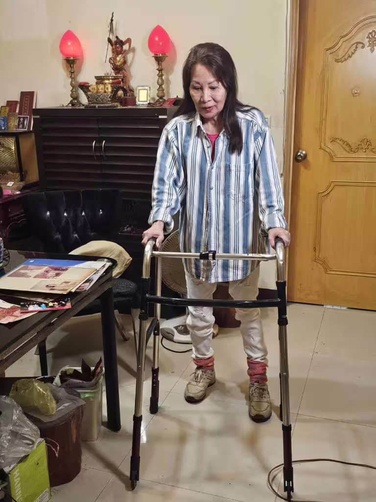 劉燕燕5年前二度腰椎手術失敗,健康現況引起外界關心。(記者游定剛拍攝) 劉燕燕5年前二度腰椎手術失敗,健康現況引起外界關心。(記者游定剛拍攝)