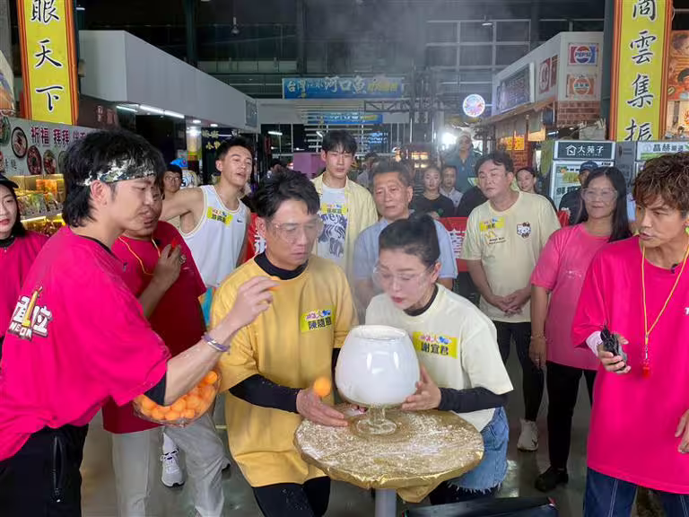 陳隨意與謝宜君難得同台競技。(圖/民視提供) 陳隨意與謝宜君難得同台競技。(圖/民視提供)