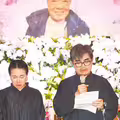 周遊悲送前夫最後一程