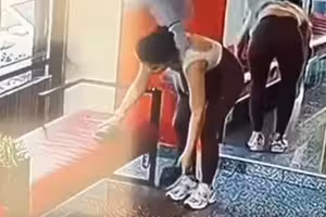 包包變炸彈！女網紅「上半身燒成火球」　罪魁禍首竟是它
