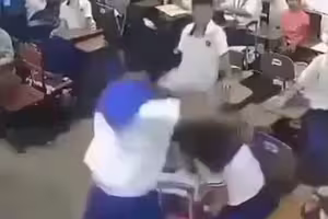 一進教室就怒砍　女學生持刀傷學弟妹
