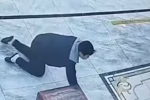 到按摩店爽整晚 男子隔天「跪著爬出門」 到按摩店爽整晚 男子隔天「跪著爬出門」