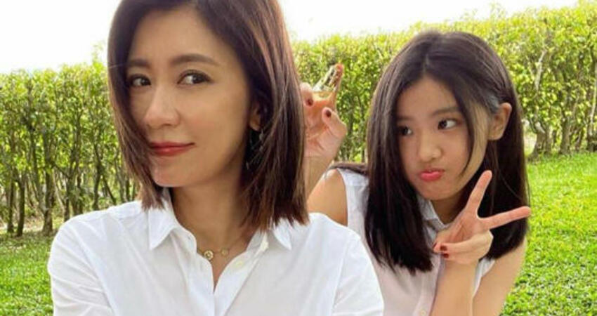 母女也要曬恩愛！賈靜雯激吻梧桐妹畫面曝 真心話告白：願妳平安快樂
