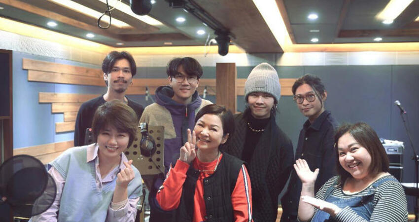 楊貴媚才封金鐘影后！攜手鍾欣凌闖歌壇 竟變金曲樂團師妹