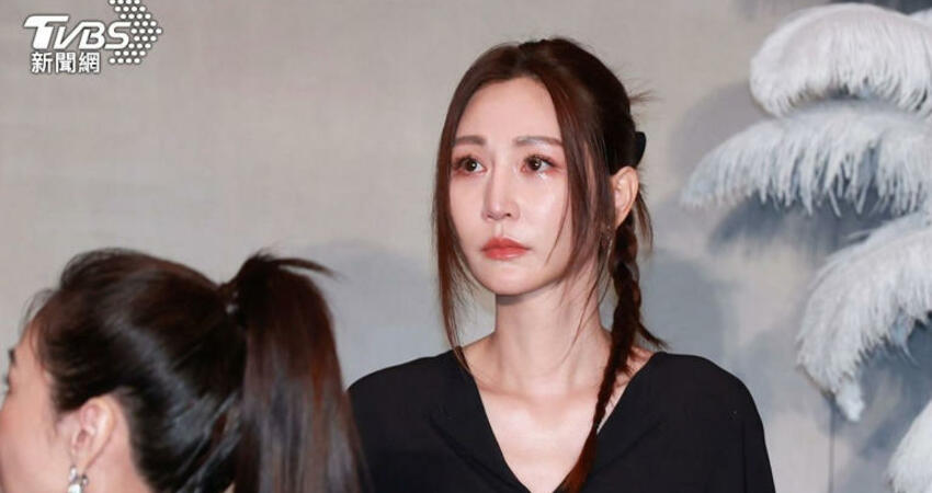 曾莞婷23年前超清純舊照出土 顏值劇變網嚇壞：判若兩人！
