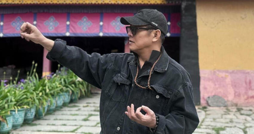 才傳暴瘦衰老需靠人攙扶！李連杰瘋傳復出 同框吳京聚餐照曝光