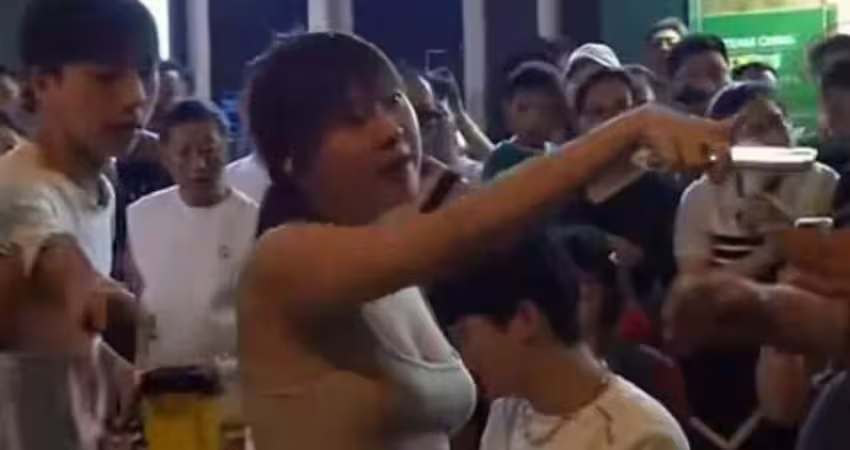 女子疑因插隊爆衝突！大喊：我長這麼好看我不想排