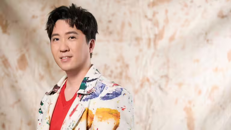 沈建豪18歲時參加《亞洲新人歌唱大賽》闖20關脫穎而出。(圖/豪記唱片提供) 沈建豪18歲時參加《亞洲新人歌唱大賽》闖20關脫穎而出。(圖/豪記唱片提供)