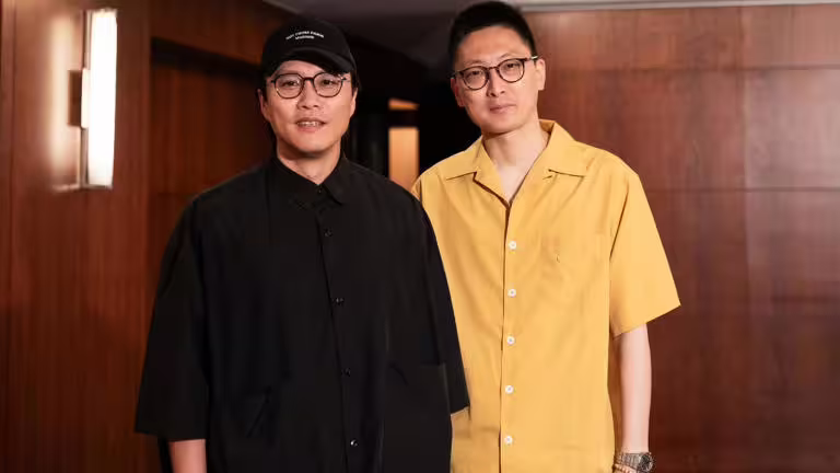 《抓娃娃》導演閆非(左)和彭大魔來台出席兩岸電影展。(圖/兩岸電影展提供) 《抓娃娃》導演閆非(左)和彭大魔來台出席兩岸電影展。(圖/兩岸電影展提供)