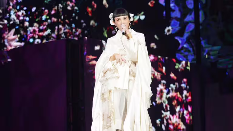 魏如萱有望抱回人生第2座金曲華語歌后獎座。(圖/翻攝自魏如萱臉書) 魏如萱有望抱回人生第2座金曲華語歌后獎座。(圖/翻攝自魏如萱臉書)