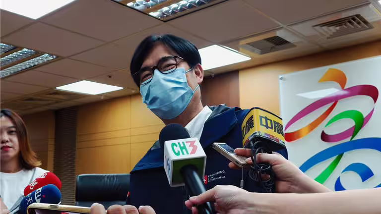 TEICE演唱會讓高雄部分飯店房價飆漲,市長陳其邁則說,會嚴加把關旅宿價格、品質,讓歌迷放心聽演唱會。(任義宇攝) TEICE演唱會讓高雄部分飯店房價飆漲,市長陳其邁則說,會嚴加把關旅宿價格、品質,讓歌迷放心聽演唱會。(任義宇攝)